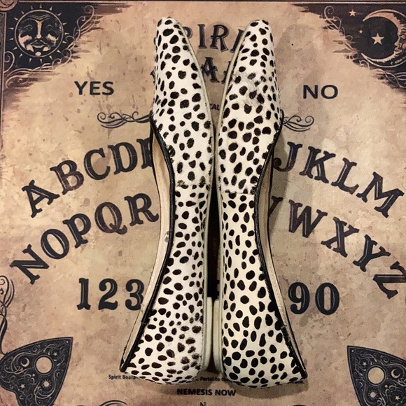 SALE‼️ CALF HAIR BLACK & WHITE FLATS - Picture 7 of 9
